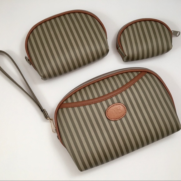 American Eagle Outfitters Handbags - NWOT: 3 Piece Set: Wristlet, Cosmetic, Change